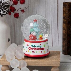 Snoopy & Woodstock Musical Snow Globe
